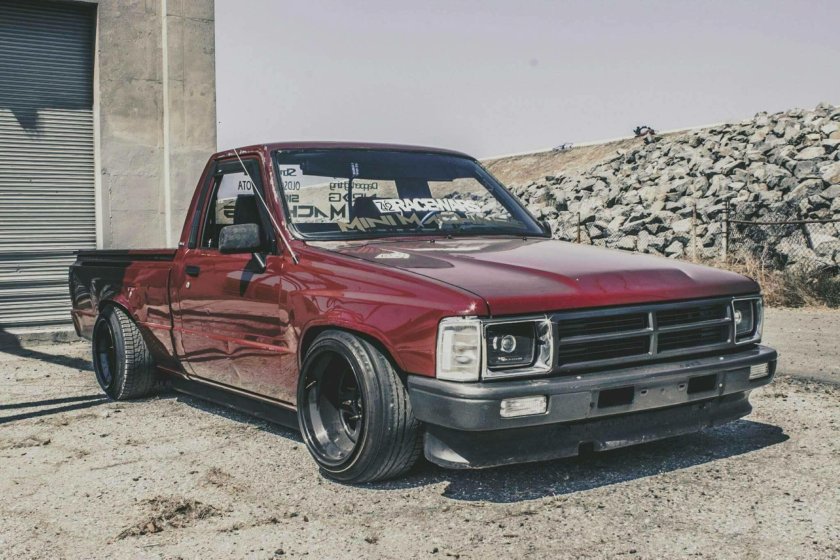 Toyota Pickup stance