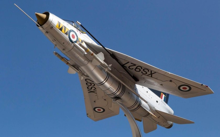 Лайтнинг самолет f-6