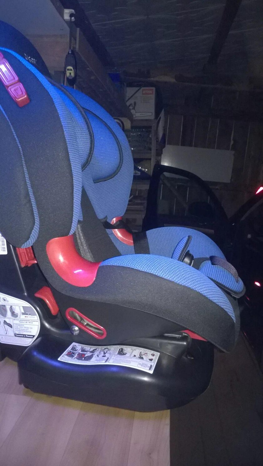 Детское кресло в машину Siger