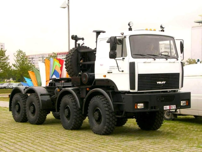 МЗКТ Волат тягач