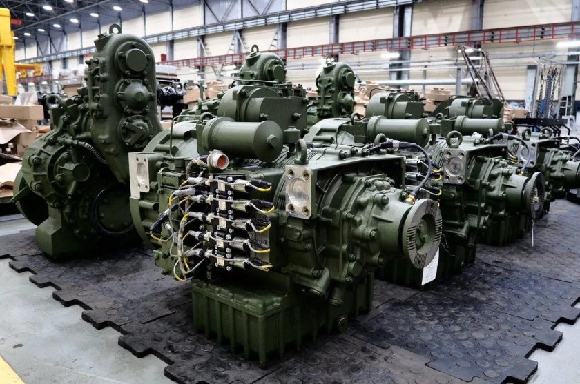 Двигатель МЗКТ 7930