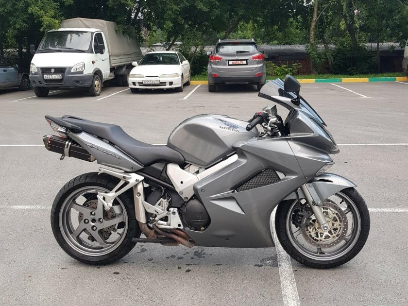 Хонда ВФР 800 серый