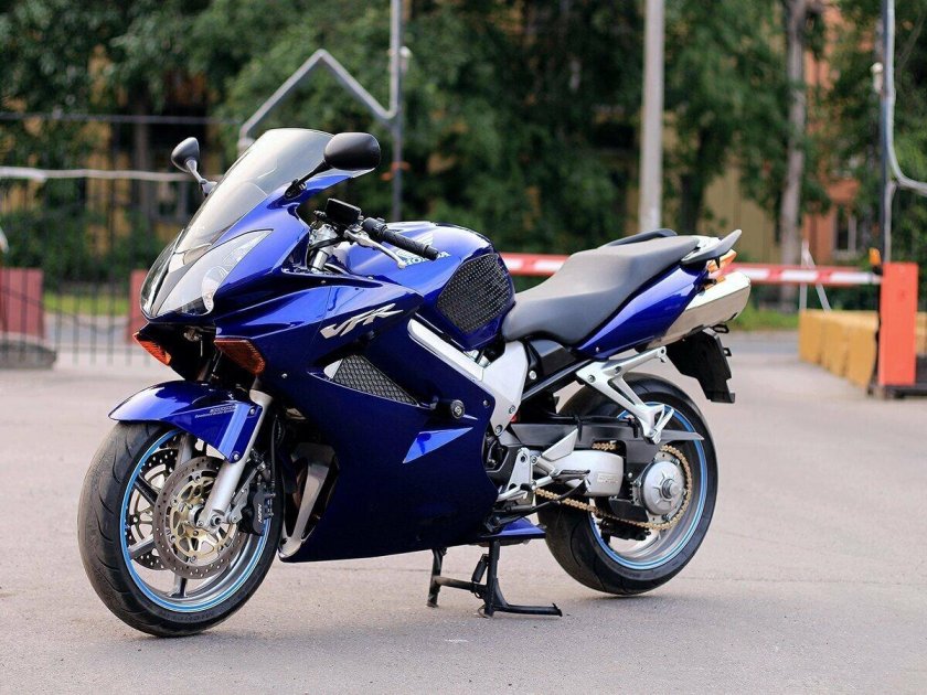 Хонда ВФР 800