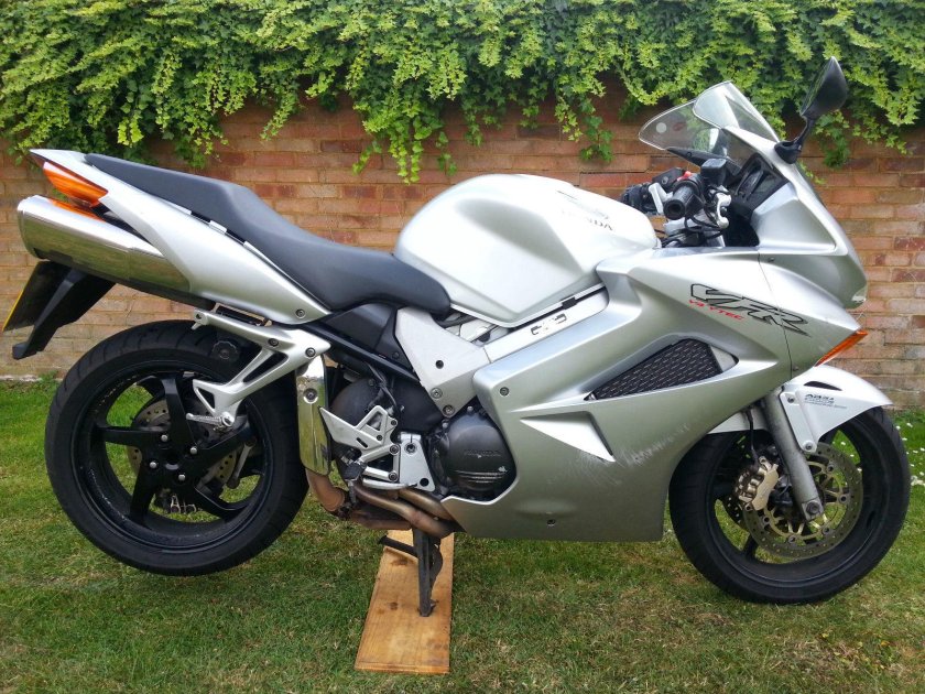 Honda VFR 2003