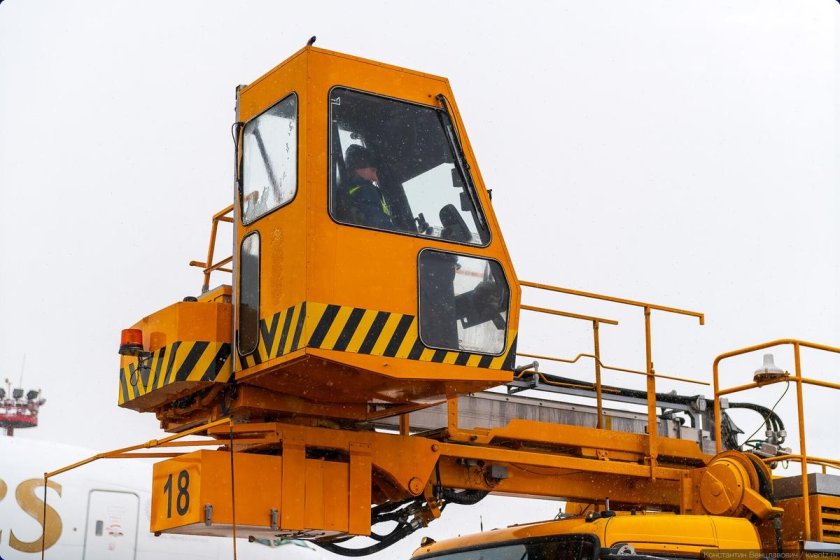 Манипулятор с кабиной оператора