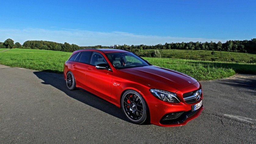 Mercedes Benz s63 AMG красный