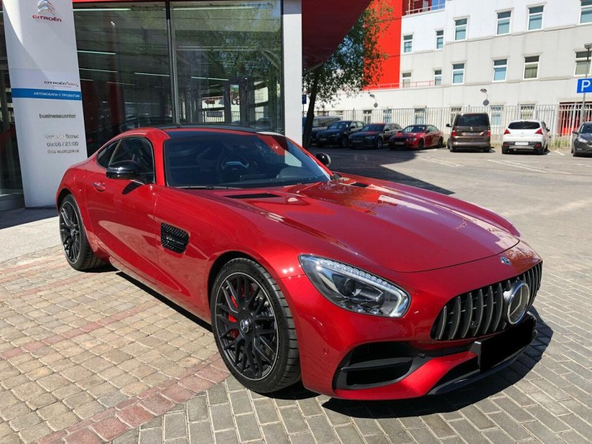 Мерседес АМГ ГТ 63 красный