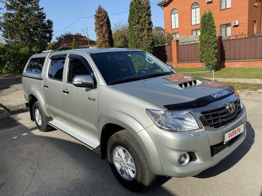 Toyota Hilux 2014 2.5 дизель