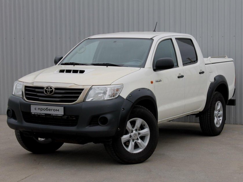 Тойота Хэ Люкс 2014