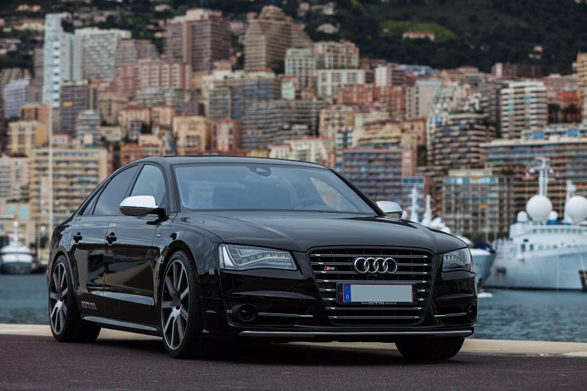 Audi s8 2013