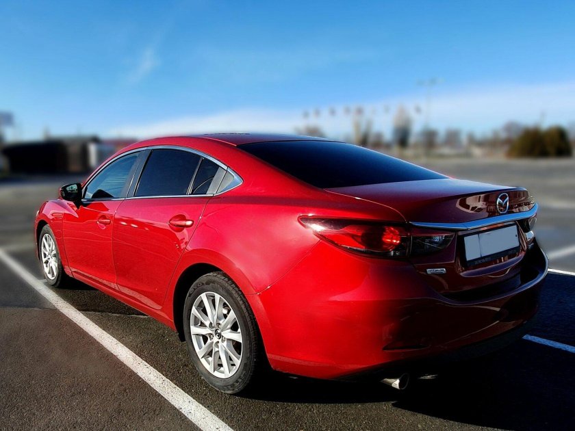 Мазда 6 красная