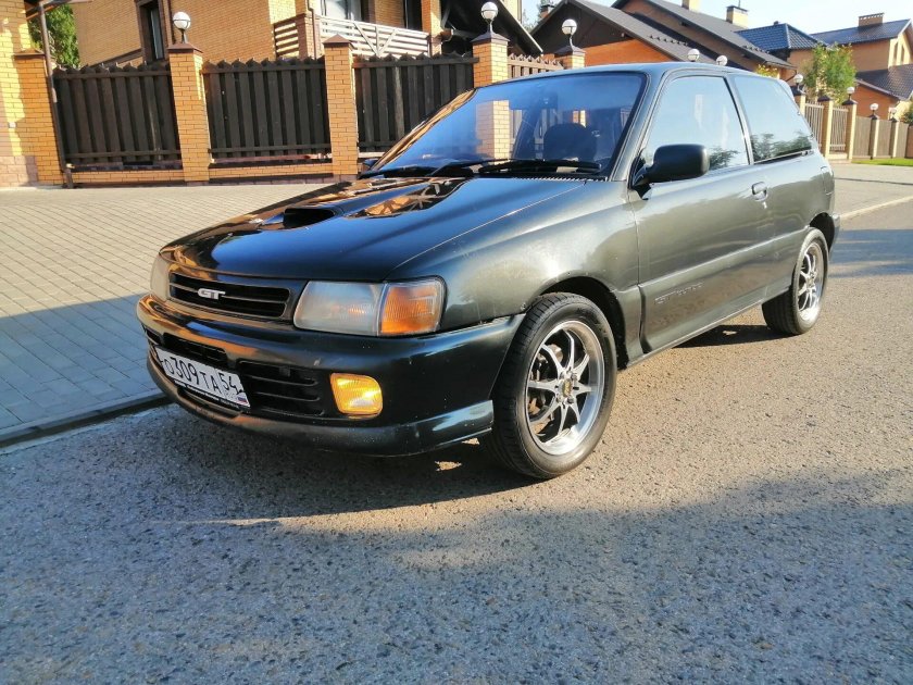 Тойота Старлет 1990