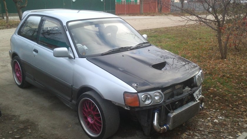 Тойота Старлет 2