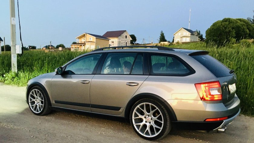 Skoda Octavia Scout a5