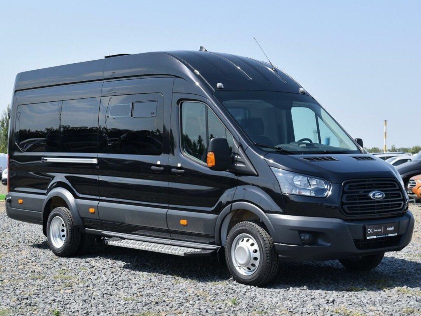 Ford Transit черный