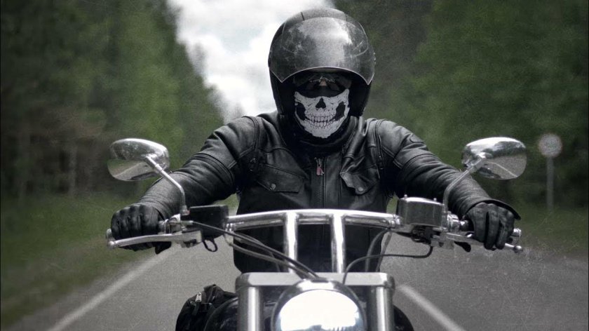 Мотоциклист спереди