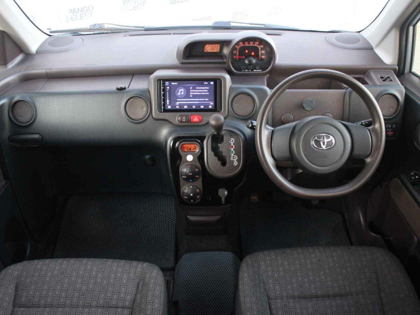 Toyota Spade 2013