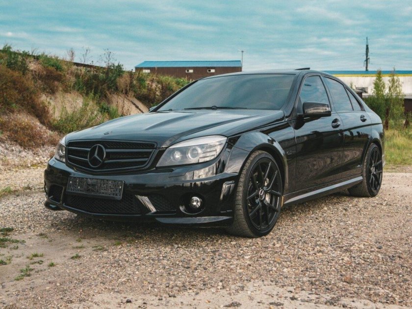 Mercedes-Benz w204 Black