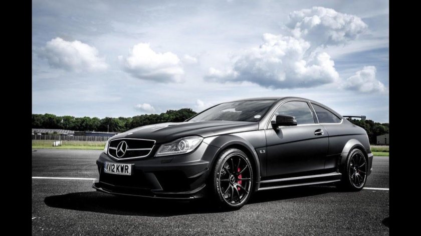 Мерседес-Бенц c63 AMG