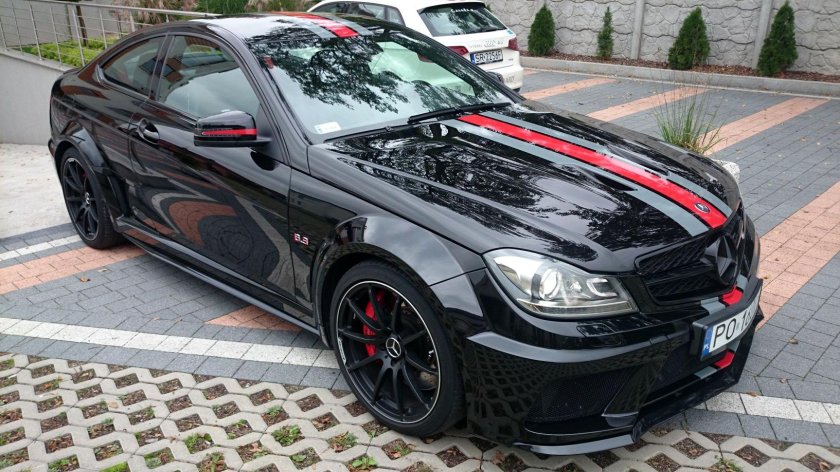 Мерседес с63 купе АМГ чёрный