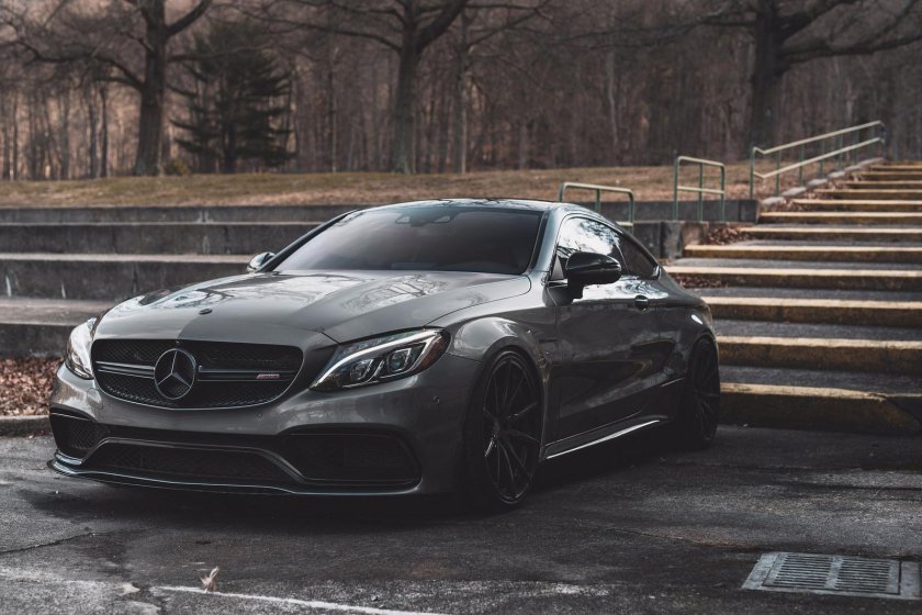 Мерседес-Бенц c63 AMG