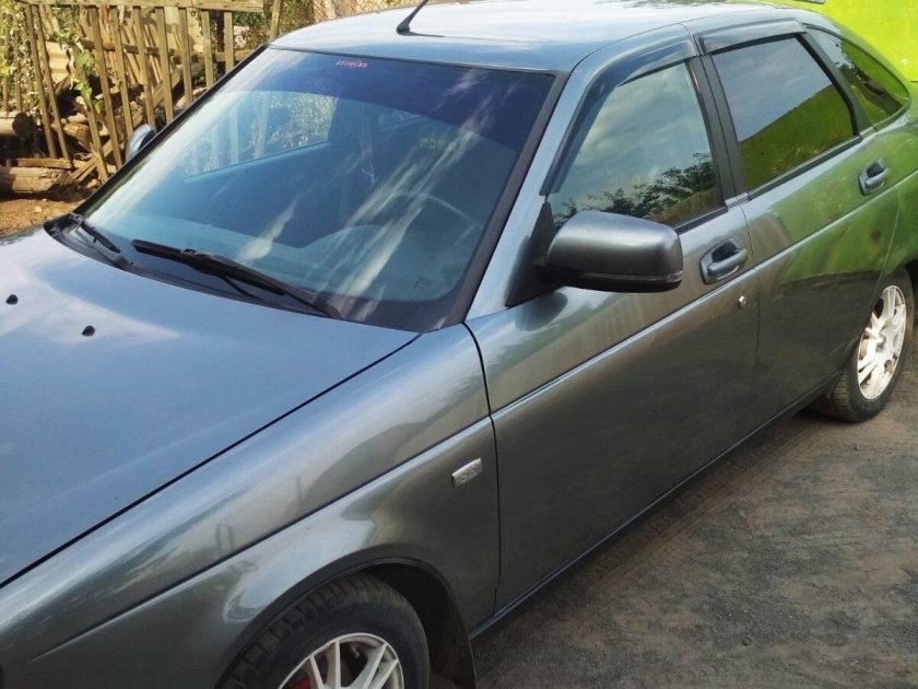 Серая лада приора