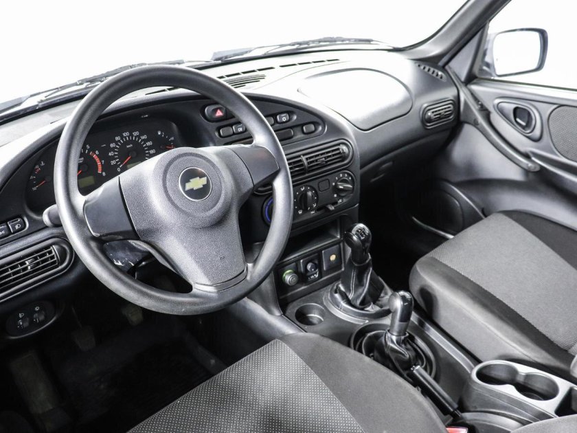 Нива Шевроле 1 поколение салон