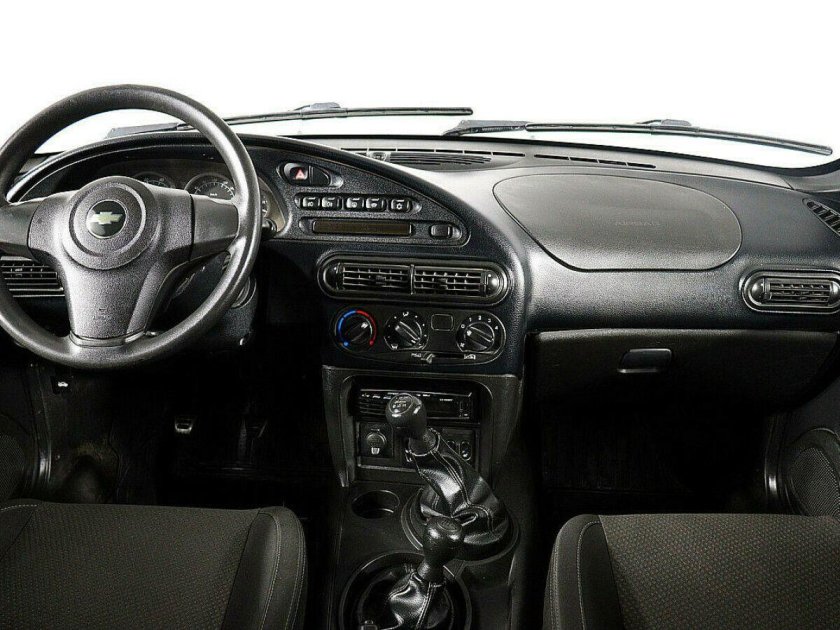 Шевроле Нива 1.7 торпеда