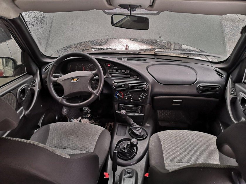 Chevrolet Niva 2008 салон