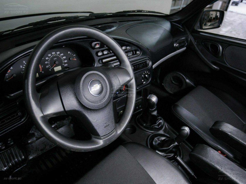 Шевроле Нива 2016 года салон