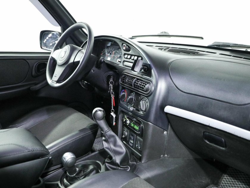Chevrolet Niva 2015 салон