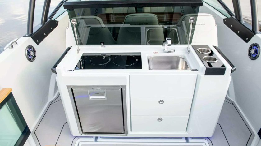 Моторная лодка