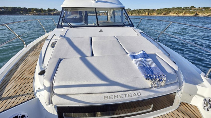 Парусная яхта Beneteau sense 46