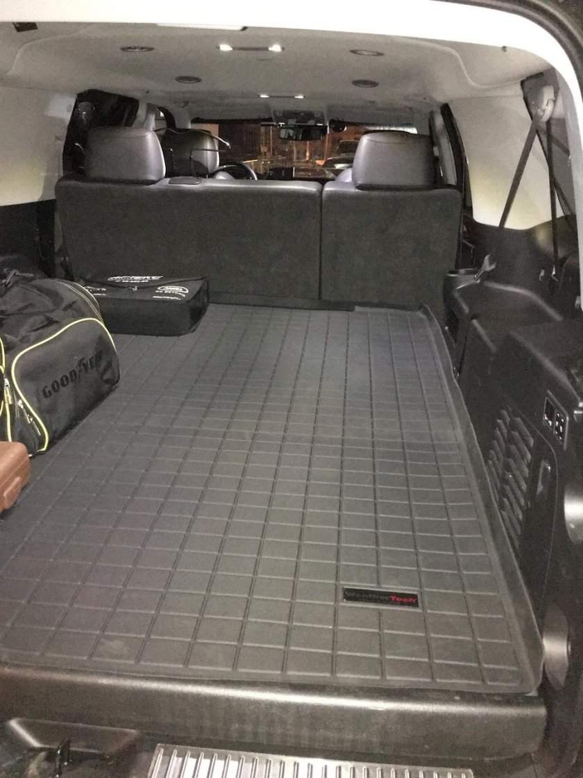 Кадиллак Эскалейд 2022 багажник