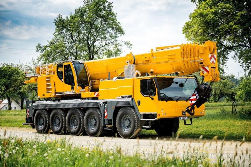 Liebherr LTM 1100
