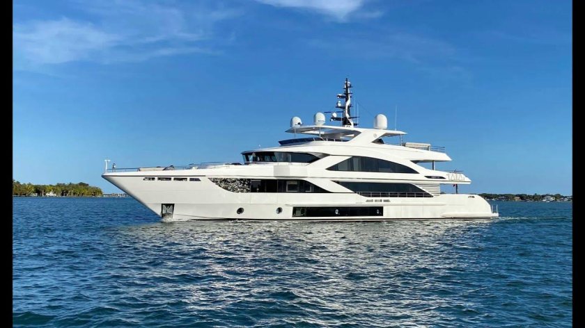Яхта Majesty