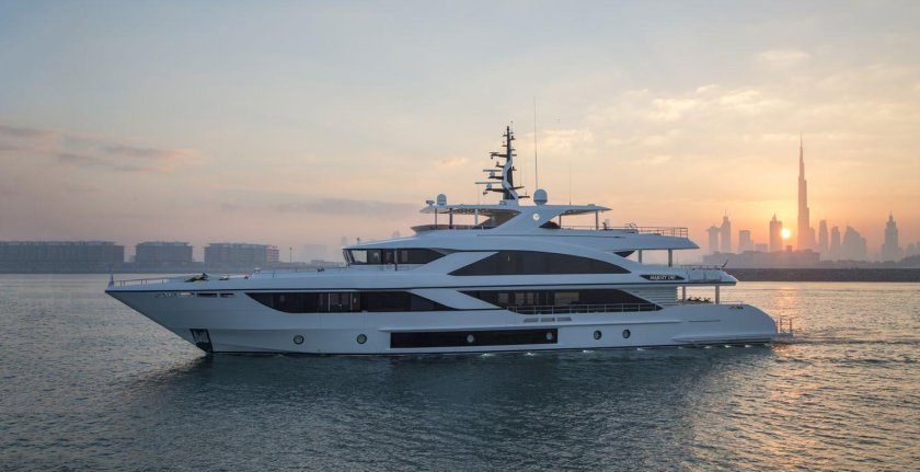 Majesty 140 Yacht