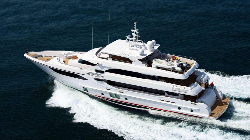 Majesty 135 Superyacht