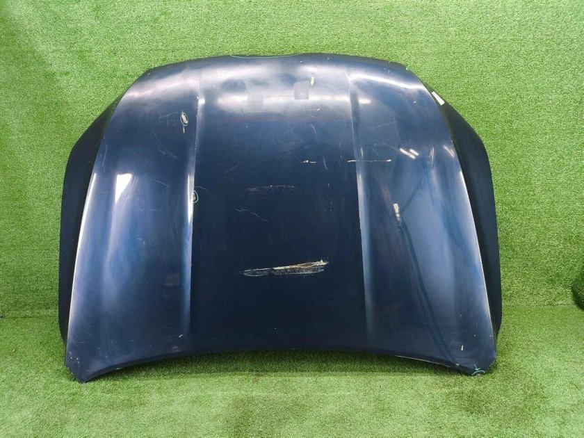 Капот автомобиля