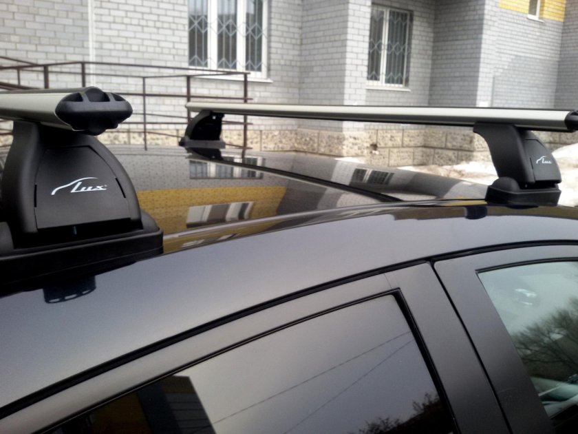 Багажник Lux на Мазда 3