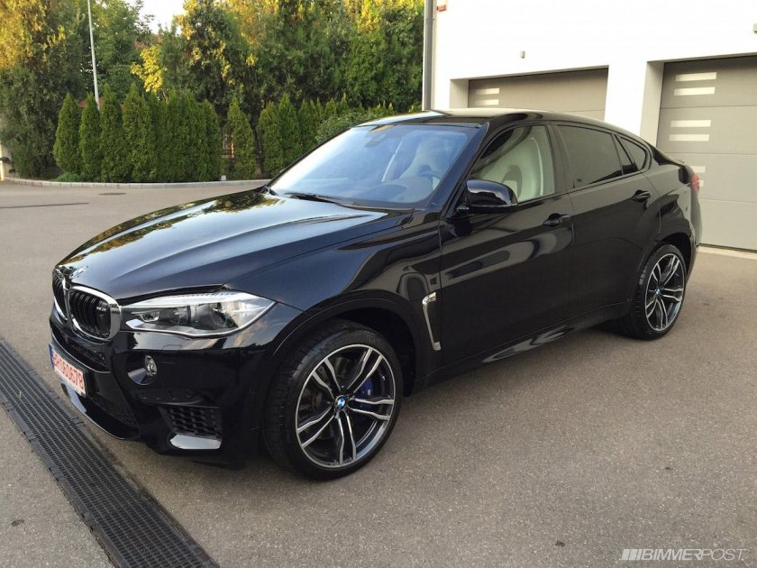 BMW x6m 2018 черный