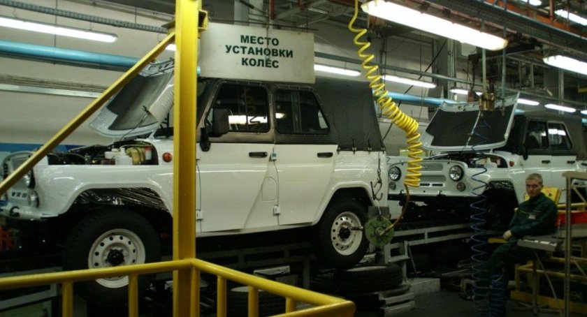Конвейер завода УАЗ 469