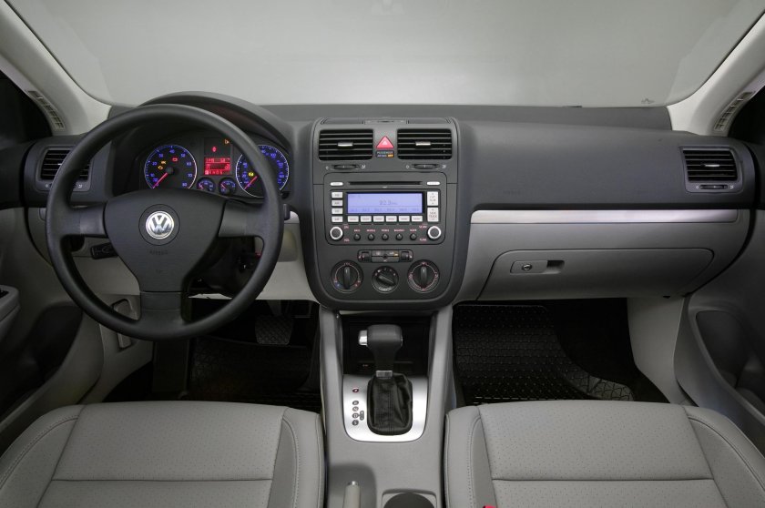 Volkswagen Джетта 2007 салон