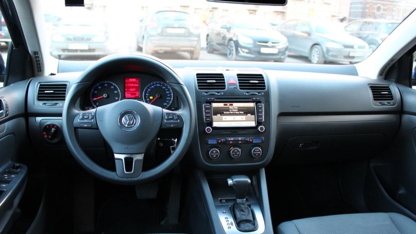 VW Jetta 2008 салон