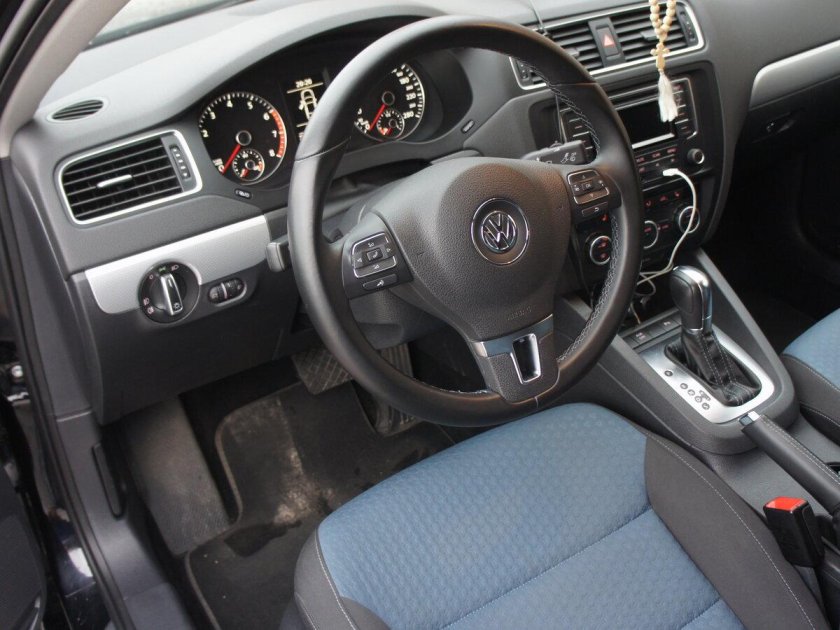 Фольксваген Джетта 2013 1.6 автомат