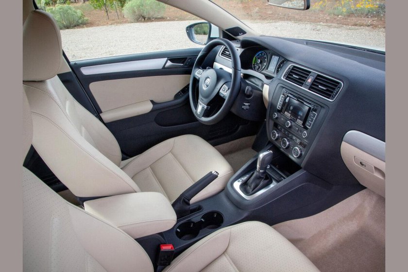 Джетта 2013 года салон