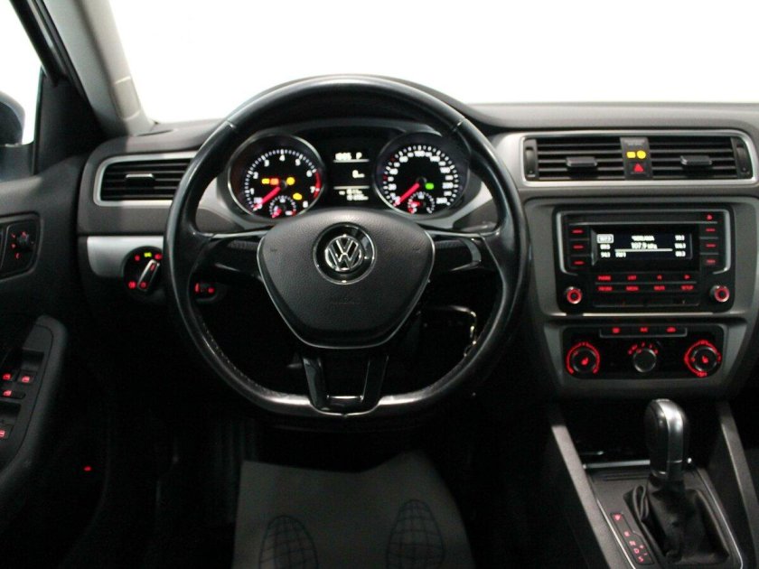 Volkswagen Jetta 6 салон