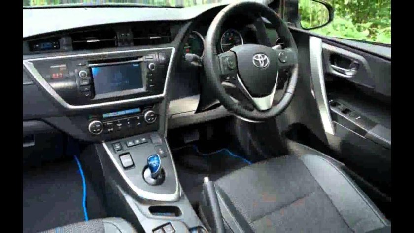 Тойота аурис 2013 салон