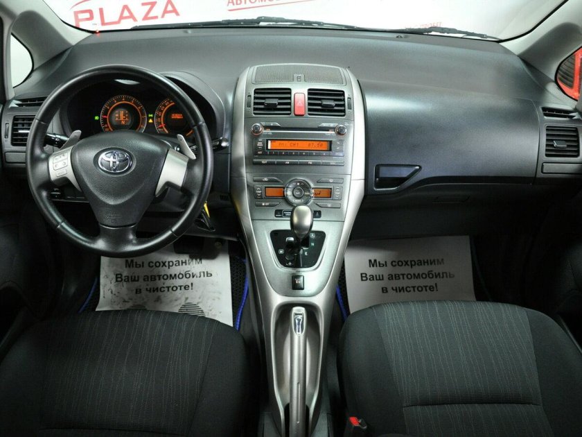 Toyota Auris 2008 салон