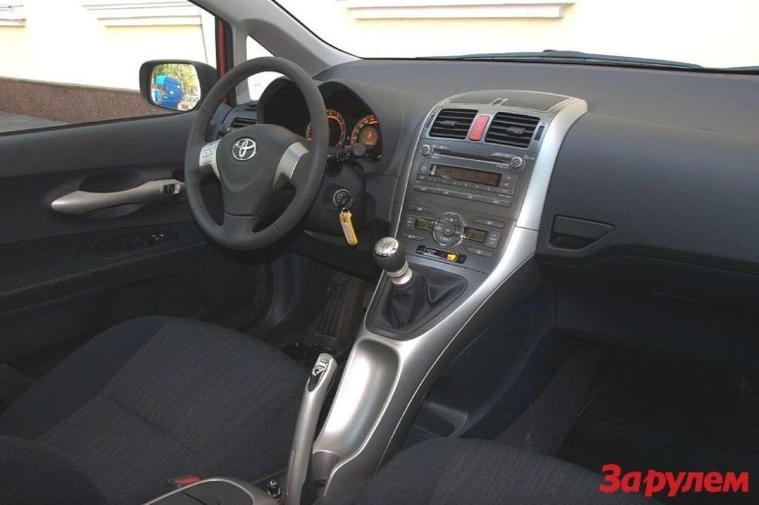 Toyota Auris 2008 салон